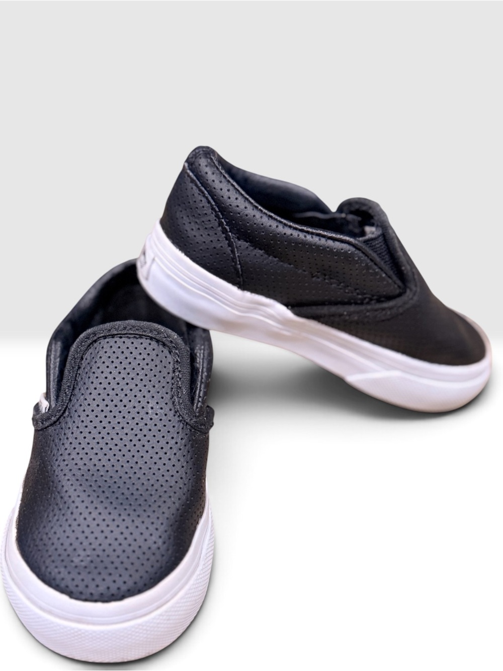 Vans Classic Slip-on perforated leather
Black